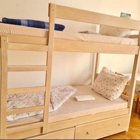Bishnu Hostel Zagabria Esterno foto