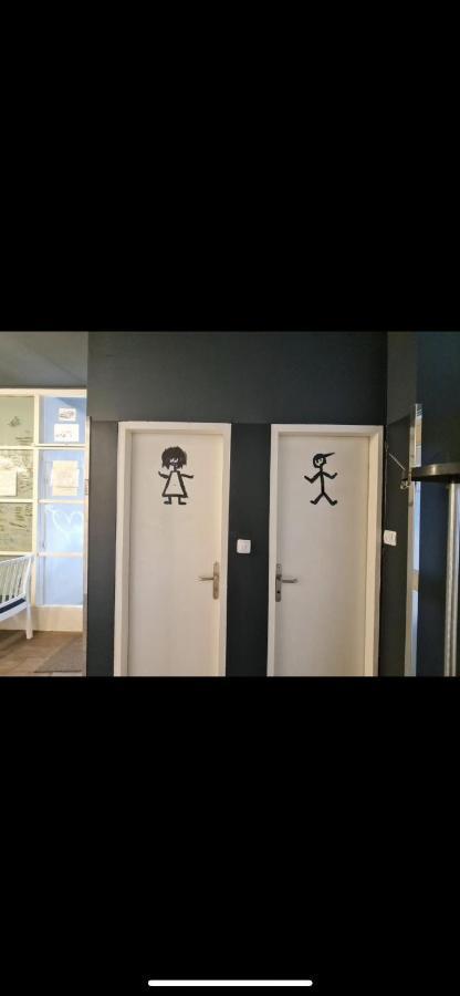 Bishnu Hostel Zagabria Esterno foto