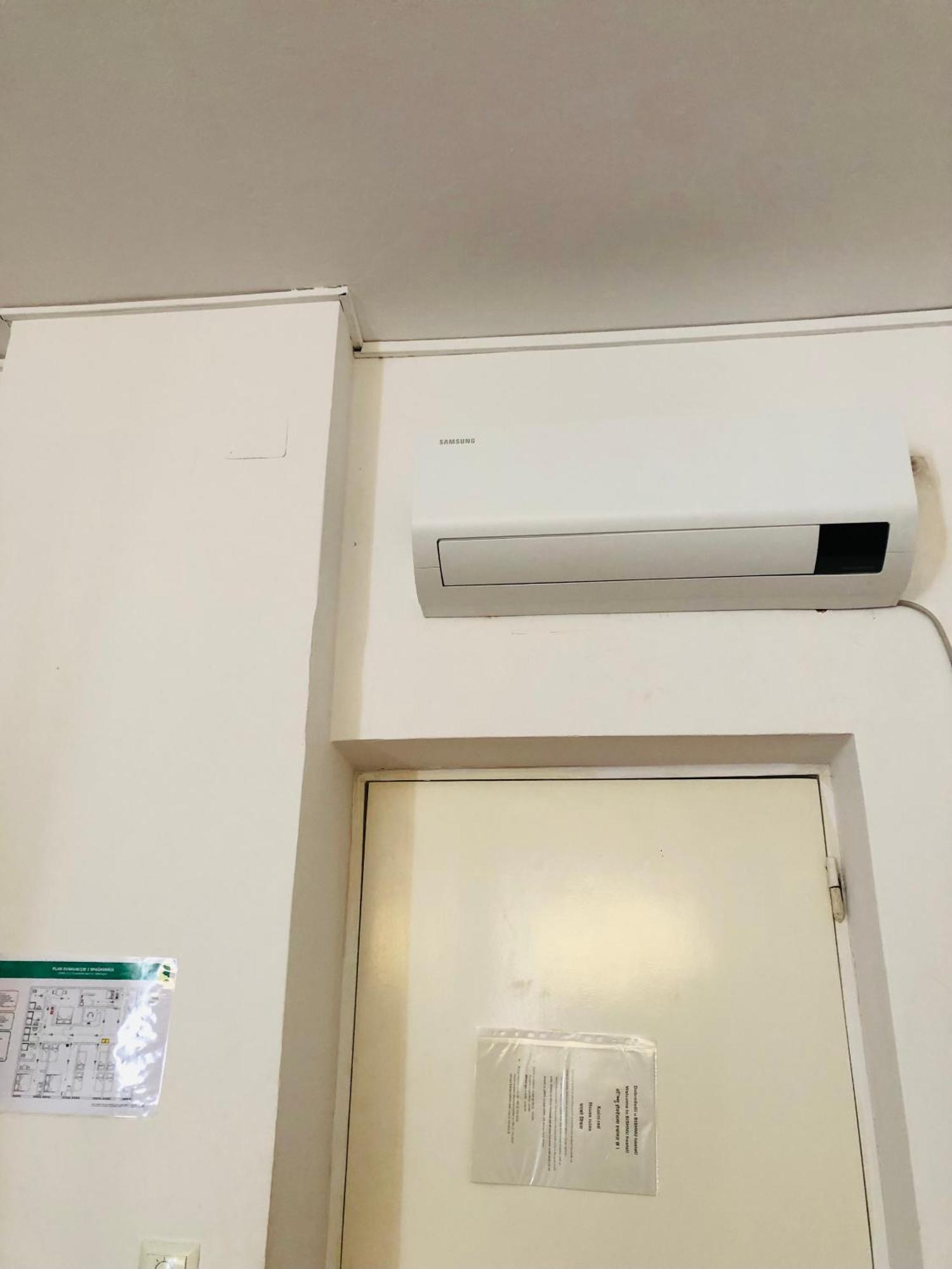 Bishnu Hostel Zagabria Esterno foto